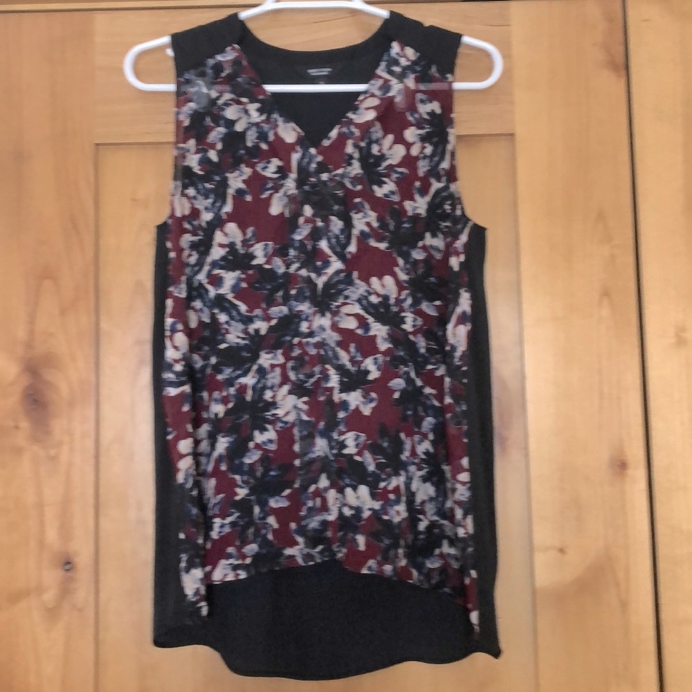 Swing Top by Simply Vera Wang